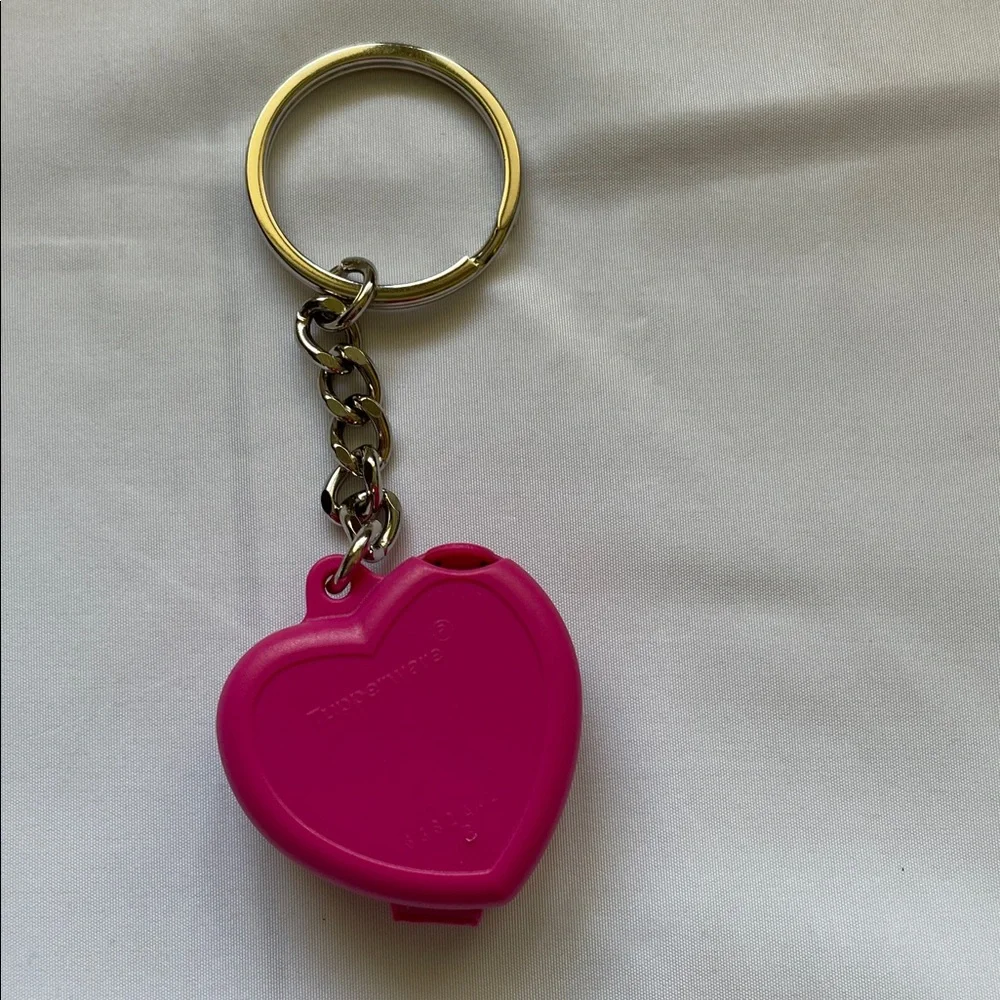 New Tupperware Pink Heart Container Holder Keychain - Picture 2 of 4